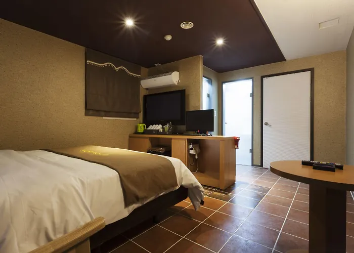 Leaders Hotel