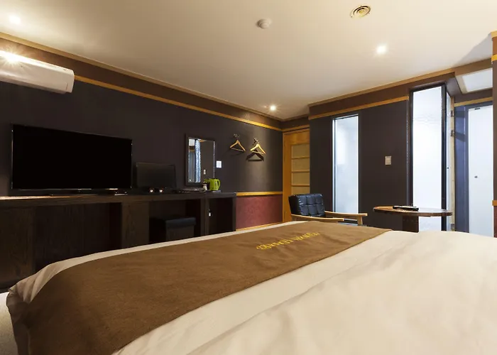 Leaders Hotel 2*