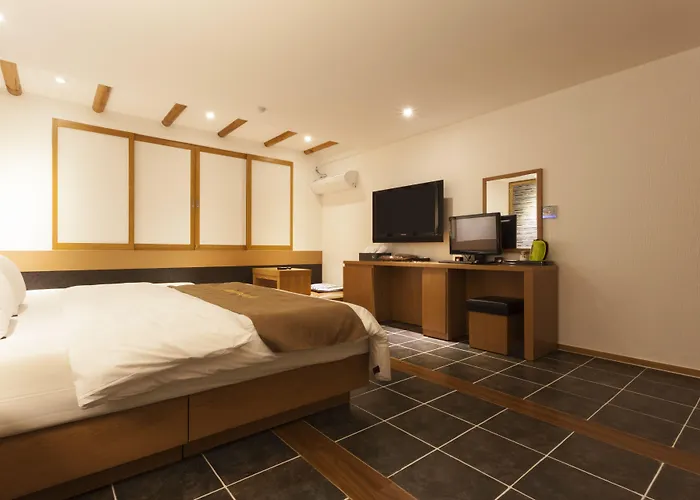 Leaders Hotel 2*