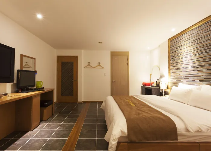 Leaders Hotel 2*