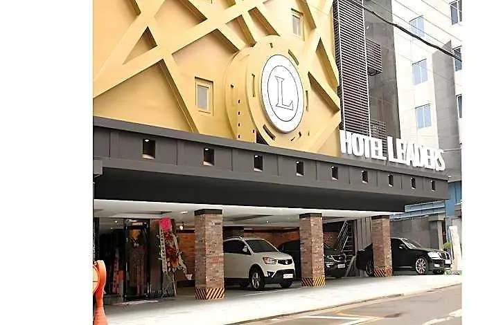 Leaders Hotel 2*
