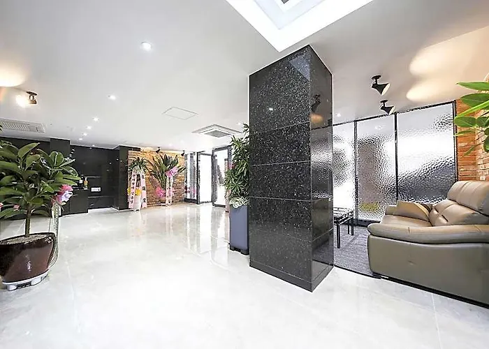 Leaders Hotel 2*