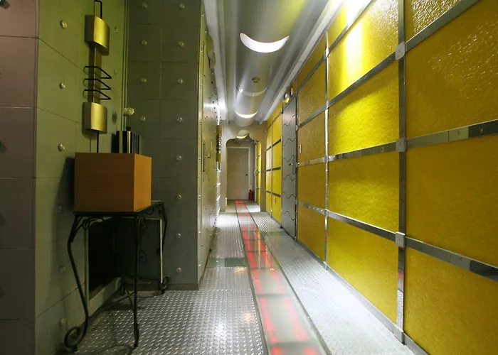 Leaders Hotel 2*