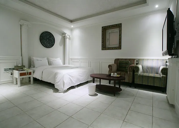Leaders Hotel